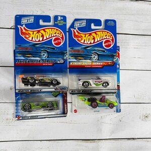 Hot Wheels Lot of 4 – Fantasy & Concept Cars (Carded, Package Wear)